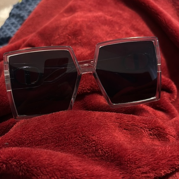 Stylish Square Sunglasses - Picture 5 of 10